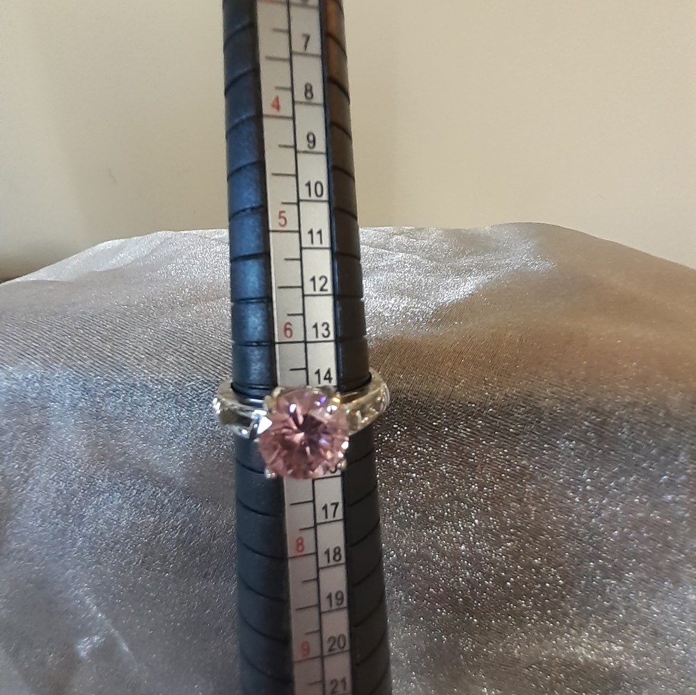 Silver Tone Ring with Pink Rhinestone in a Size 6 3/4 - Picture 10 of 14